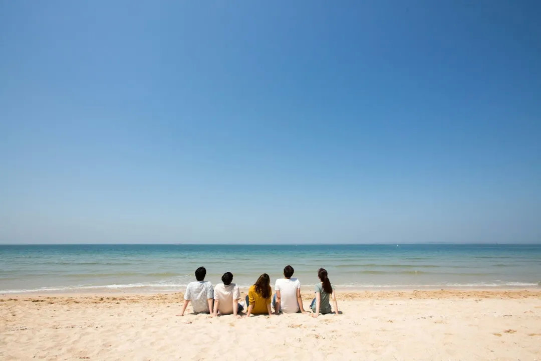 谁不是一边痛骂生活，一边咬牙坚持